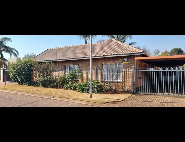 5 BEDROOM HOUSE FOR SALE IN WIERDA PARK